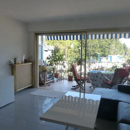 Bord De Avec Vue Appartement Mandelieu